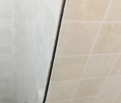 城厢瓷砖空鼓维修公司分享阳台瓷砖脱落的修复过程可以分为以下几个步骤